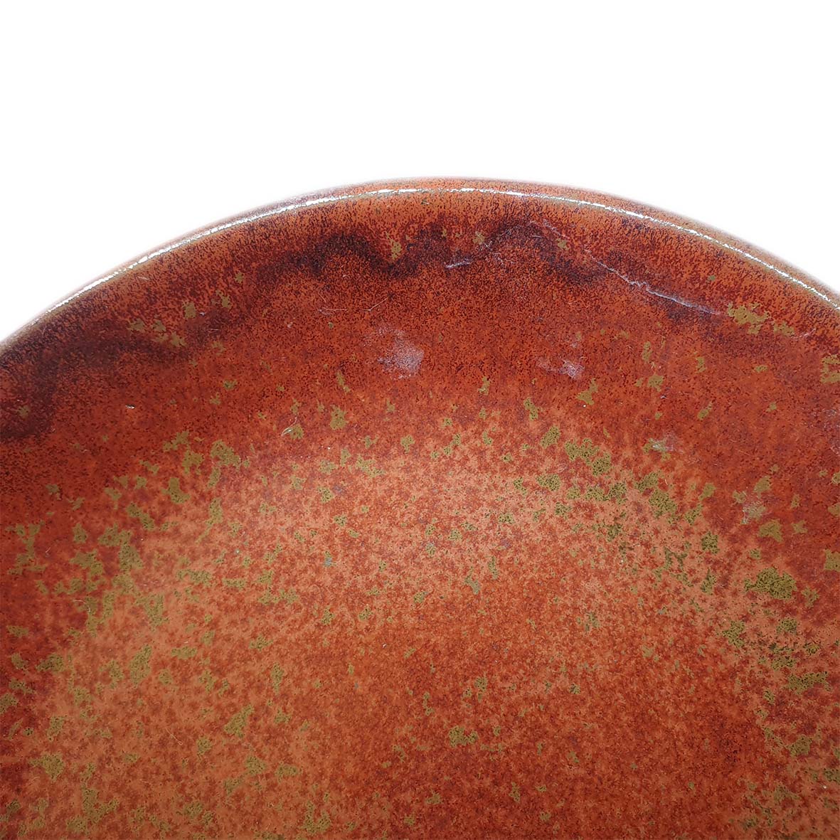 Chloé Sorro céramique - Ethicorse.fr - Assiette plate gré rouge détail